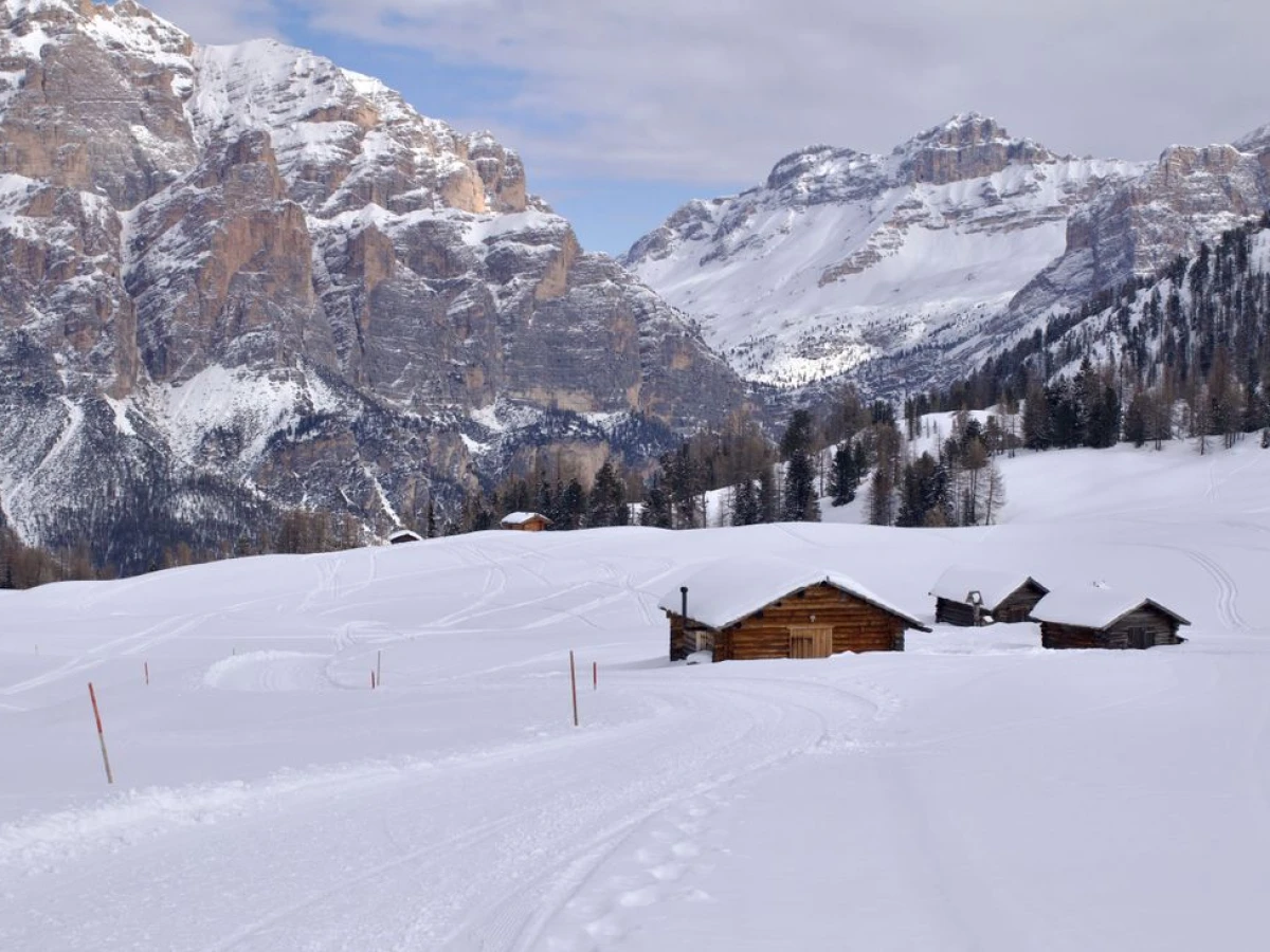 Hameau sous la neige